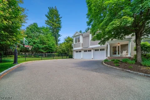 $3,295,000 | 20 Country Club Drive, Chatham, NJ 07928