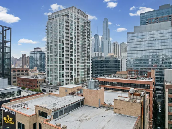 $2,750 | 630 North Franklin Street, Unit 1016, Chicago, IL 60654