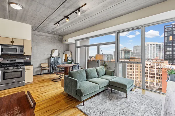 $2,750 | 630 North Franklin Street, Unit 1016, Chicago, IL 60654