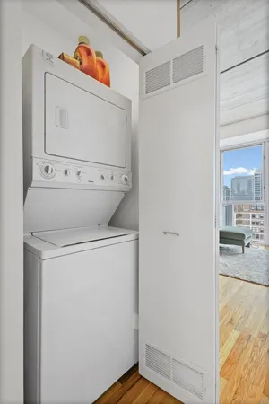 $2,750 | 630 North Franklin Street, Unit 1016, Chicago, IL 60654