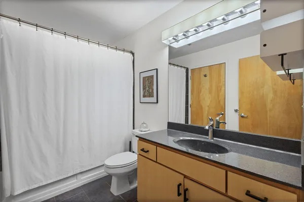 $2,750 | 630 North Franklin Street, Unit 1016, Chicago, IL 60654