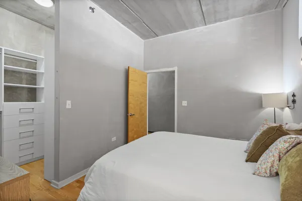 $2,750 | 630 North Franklin Street, Unit 1016, Chicago, IL 60654