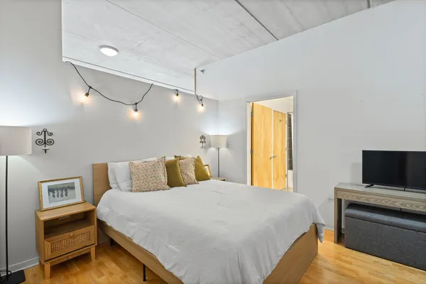 $2,750 | 630 North Franklin Street, Unit 1016, Chicago, IL 60654