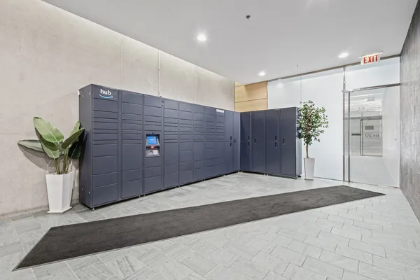 $2,750 | 630 North Franklin Street, Unit 1016, Chicago, IL 60654