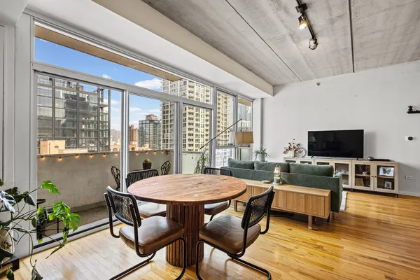 $2,750 | 630 North Franklin Street, Unit 1016, Chicago, IL 60654