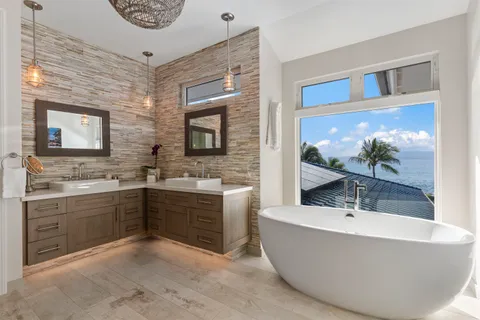 $21,850,000 | 7421 Makena Road, Kihei, HI 96753