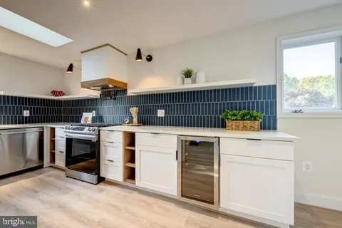 $879,000 | 14737 Jarnigan Street, Centreville, VA 20120