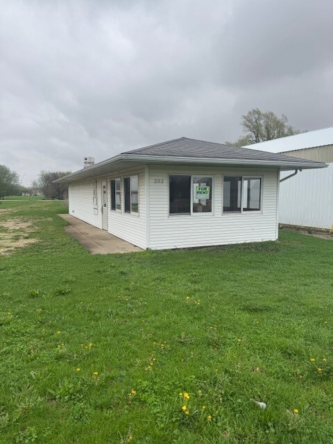 303 North Main Street Ohio, IL 61349 - Photo 2 of 8