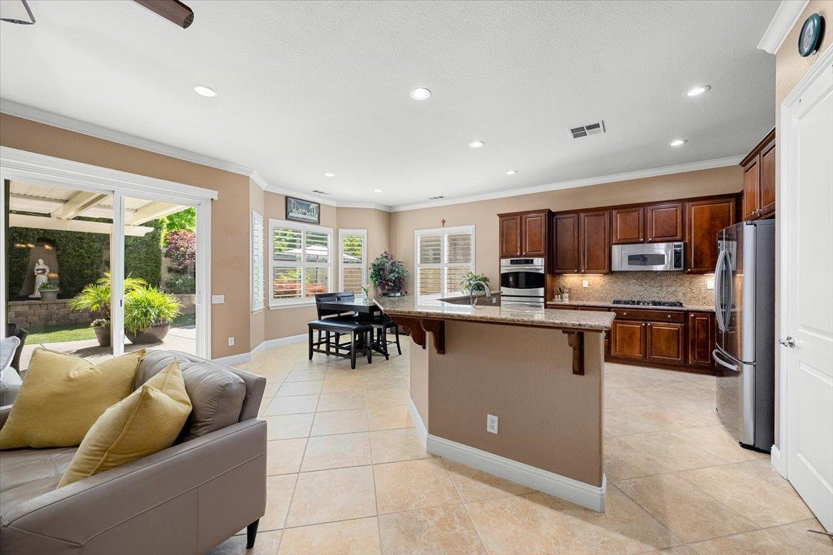 2294 Langtree Drive Roseville, CA 95747 - Photo 15 of 61