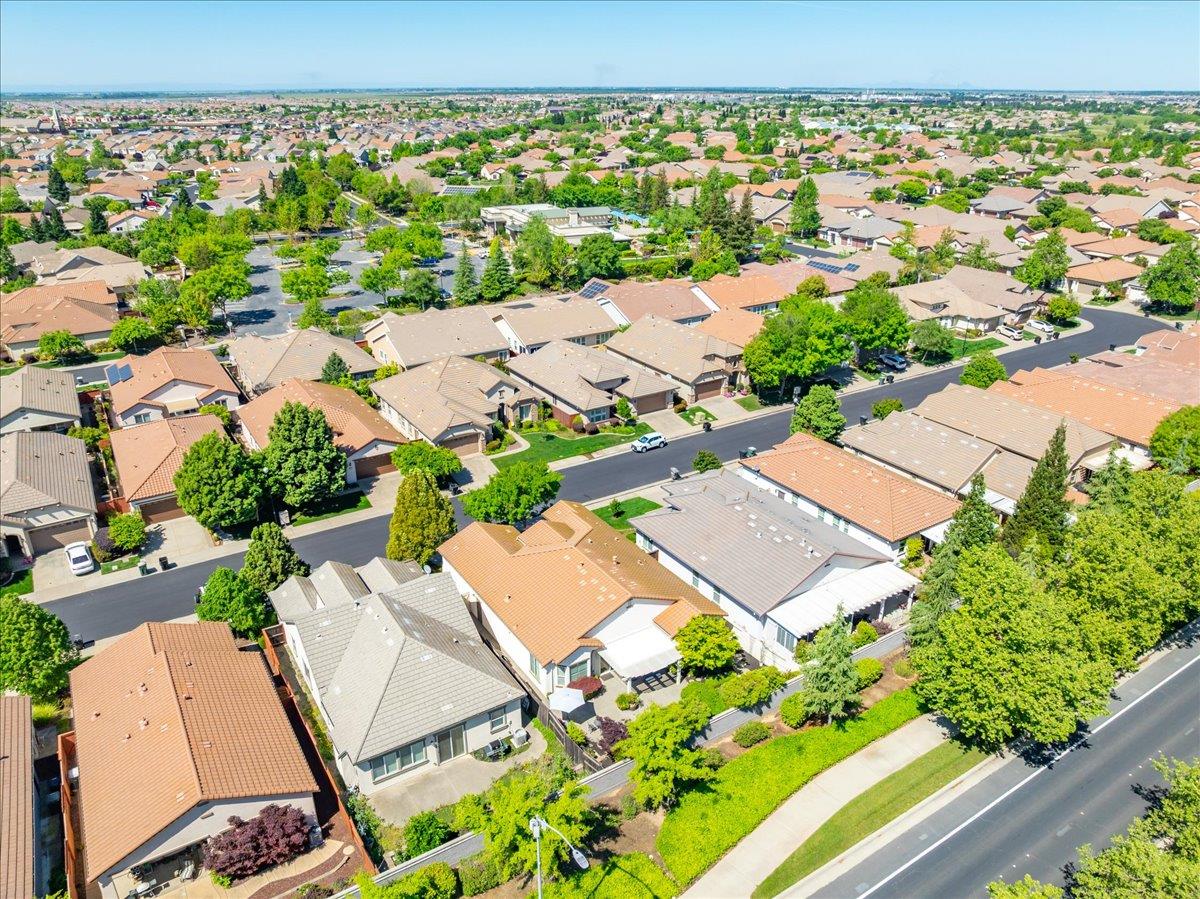 2294 Langtree Drive Roseville, CA 95747 - Photo 49 of 61