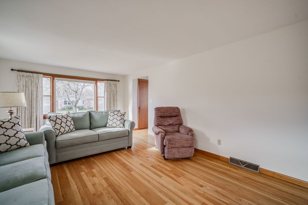 40 Westbrook Road South Hadley, MA 01075 - Photo 12 of 33 Gallery Image 12