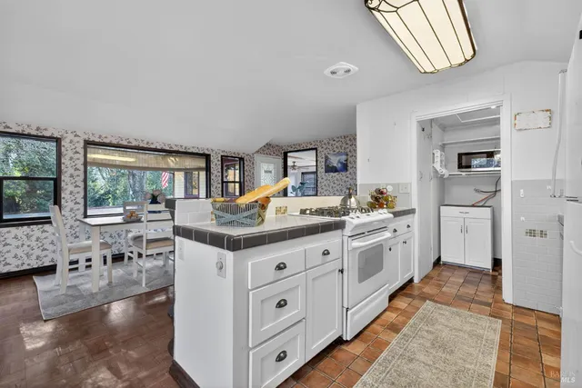 $779,000 | 132 Steiner Court, Santa Rosa, CA 95404