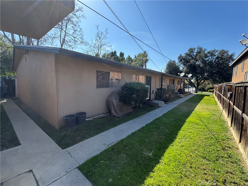 2972 Orange Street Riverside, CA 92501 - Photo 7 of 14