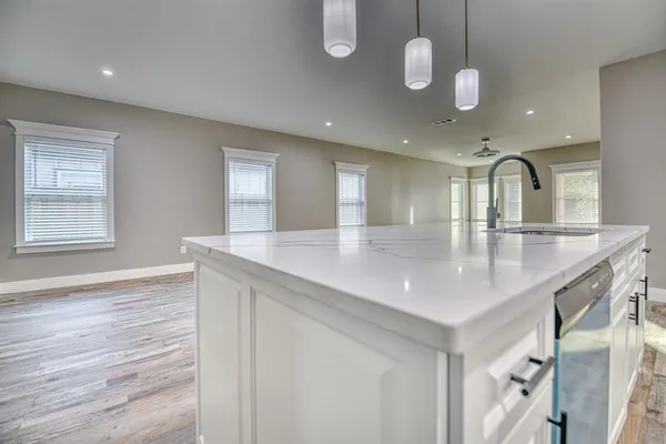$329,825 | 1219 South Rockwall Avenue, Terrell, TX 75160