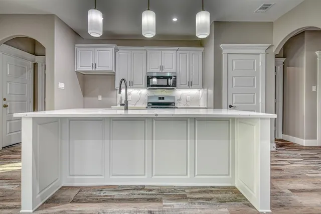 $329,995 | 1219 South Rockwall Avenue, Terrell, TX 75160