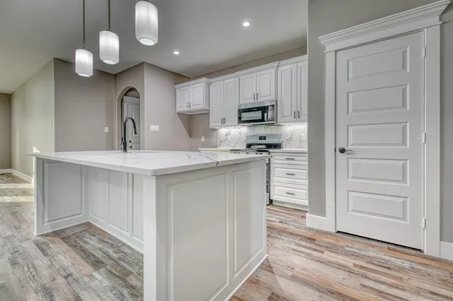 $329,995 | 1219 South Rockwall Avenue, Terrell, TX 75160