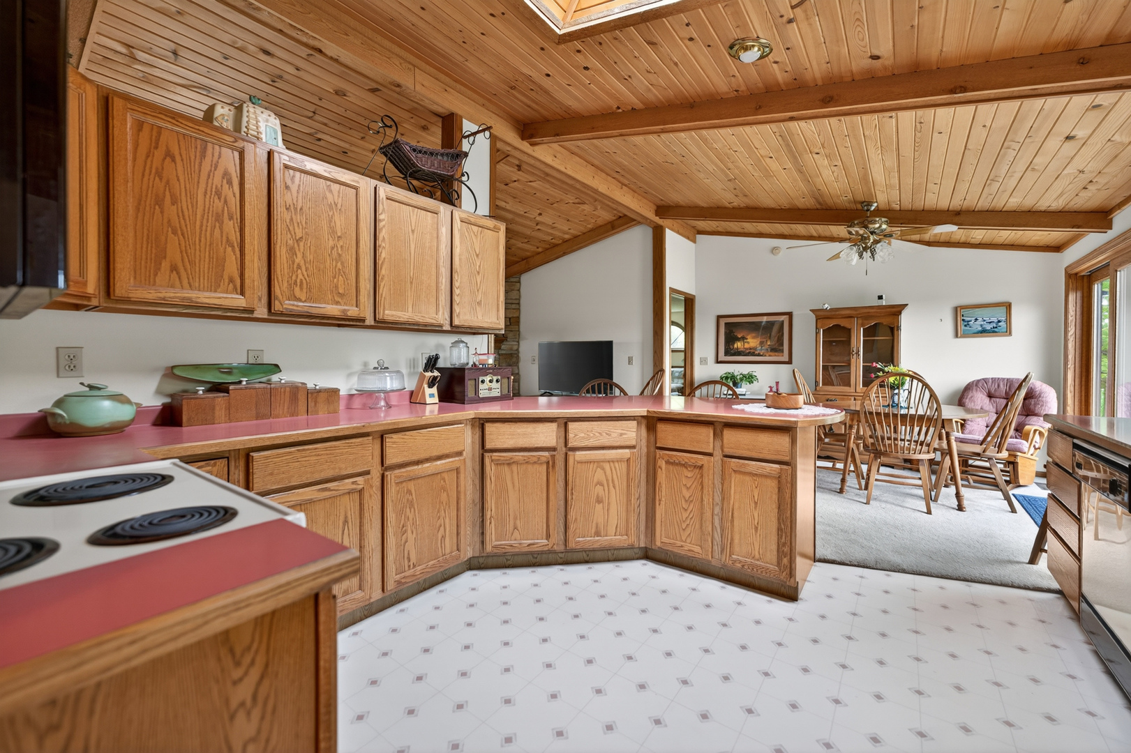8086 Kane Road Waterman, IL 60556 - Photo 21 of 44