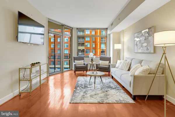 $3,500 | 3650 South Glebe Road, Unit 442, Arlington, VA 22202