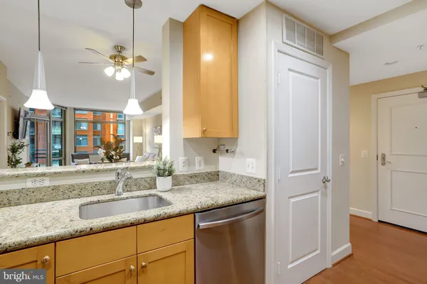 $3,500 | 3650 South Glebe Road, Unit 442, Arlington, VA 22202