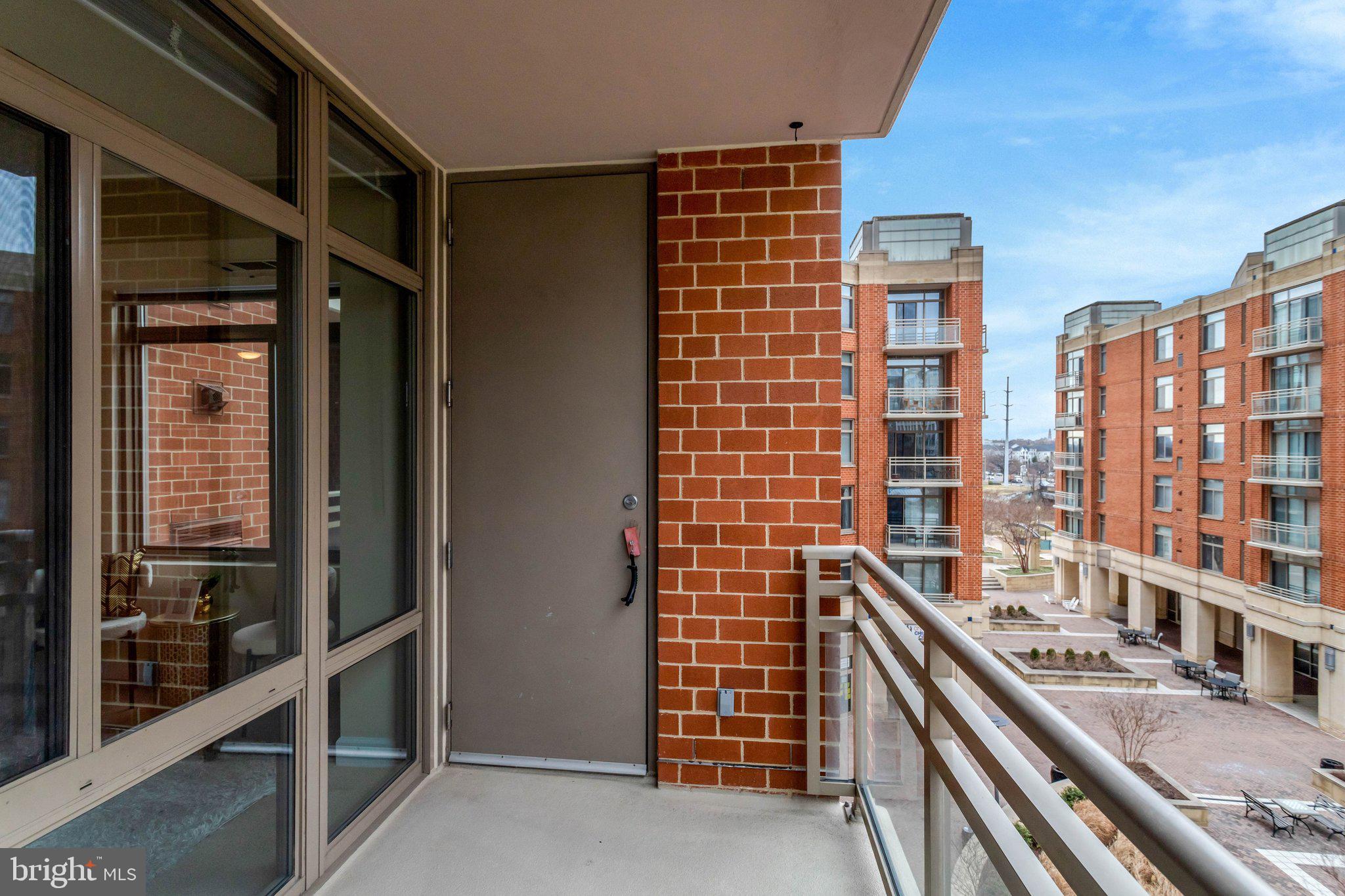 3650 South Glebe Road, Unit 442 Arlington, VA 22202 - Photo 39 of 54 a view of city with balcony