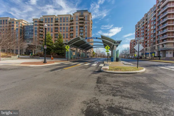 $3,500 | 3650 South Glebe Road, Unit 442, Arlington, VA 22202