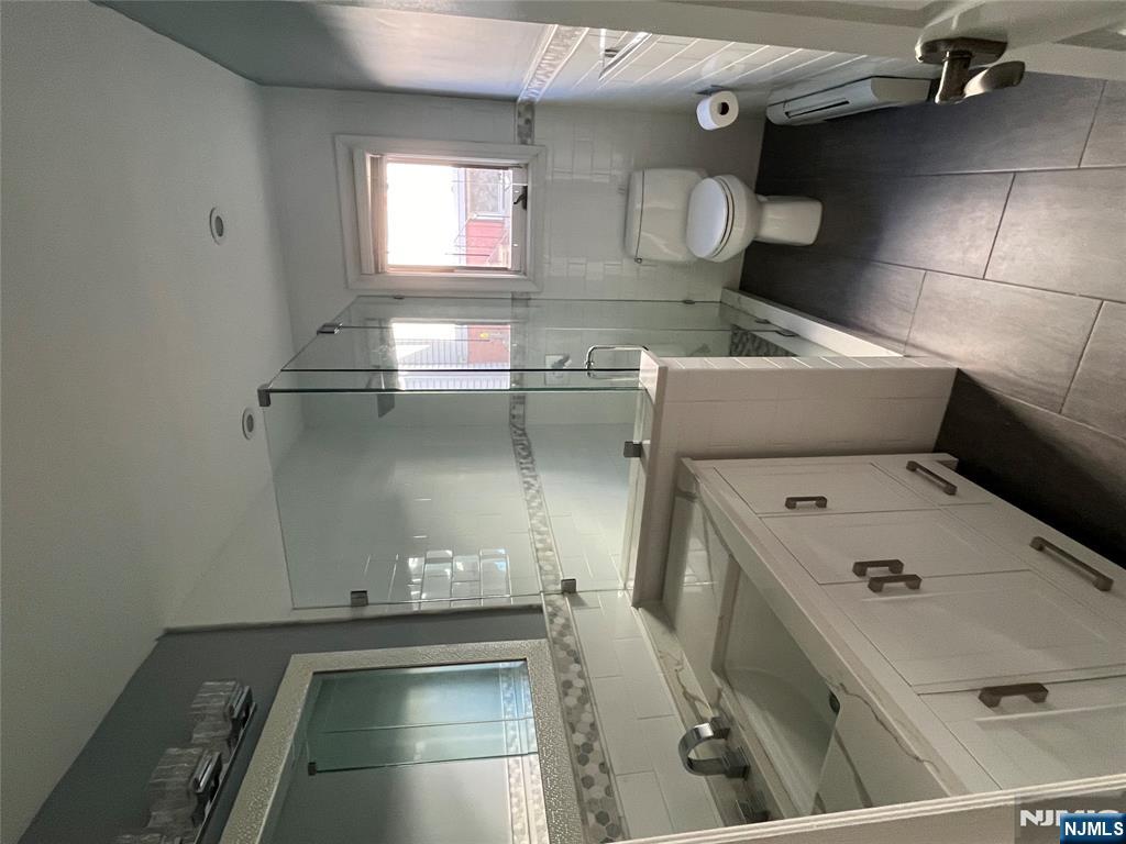 538 3rd Street Carlstadt, NJ 07072 - Photo 3 of 8