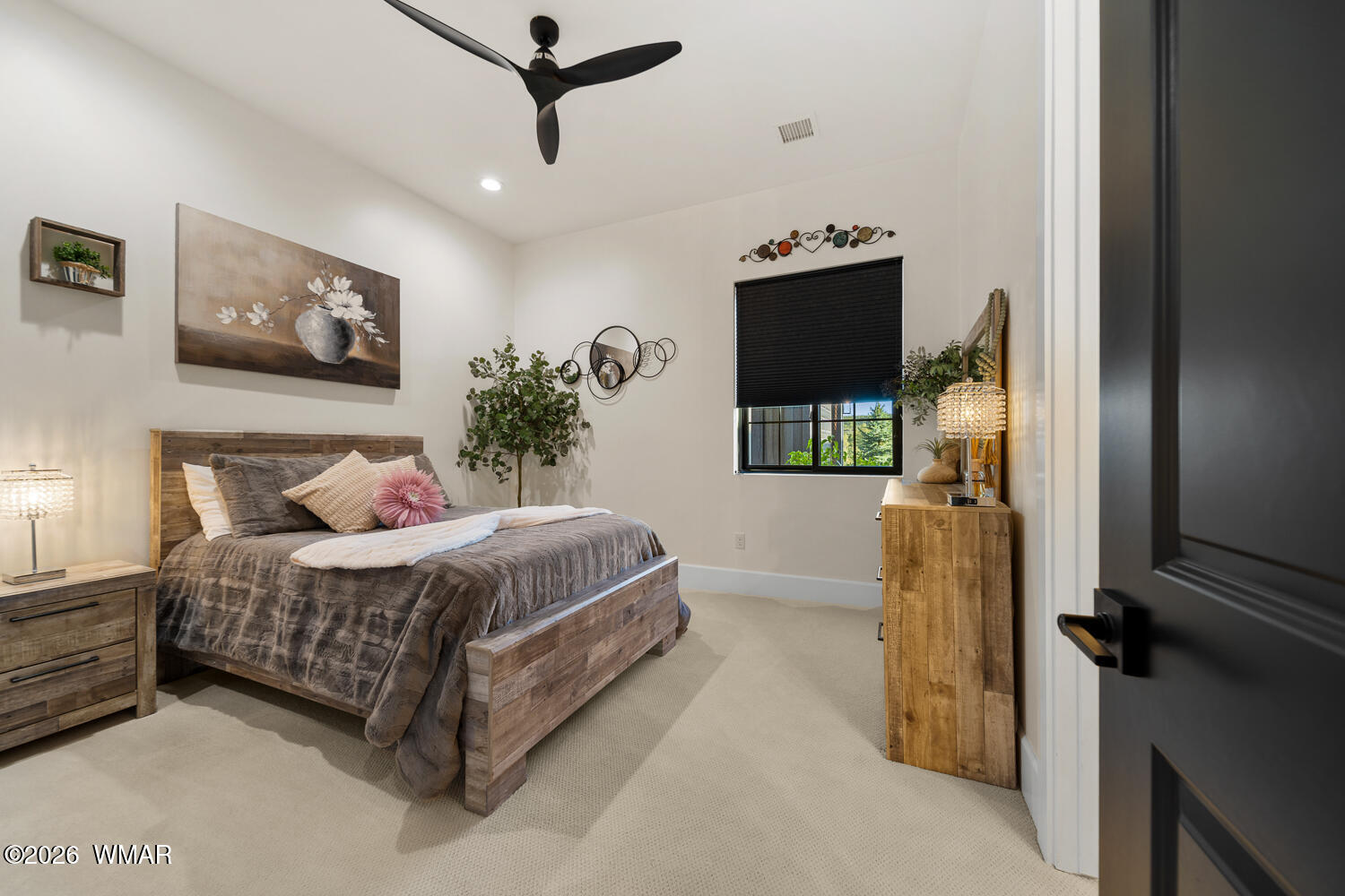 512 Fieldy Road Show Low, AZ 85901 - Photo 52 of 128 Spacious Guest Suite