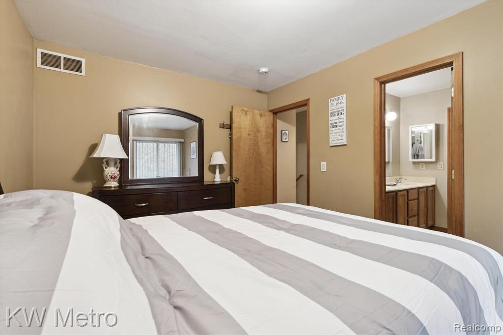 22825 Merriman Road New Boston, MI 48164 - Photo 36 of 54 Gallery Image 36