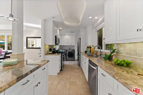 $2,153,000 | 3251 Stewart Avenue, Los Angeles, CA 90066