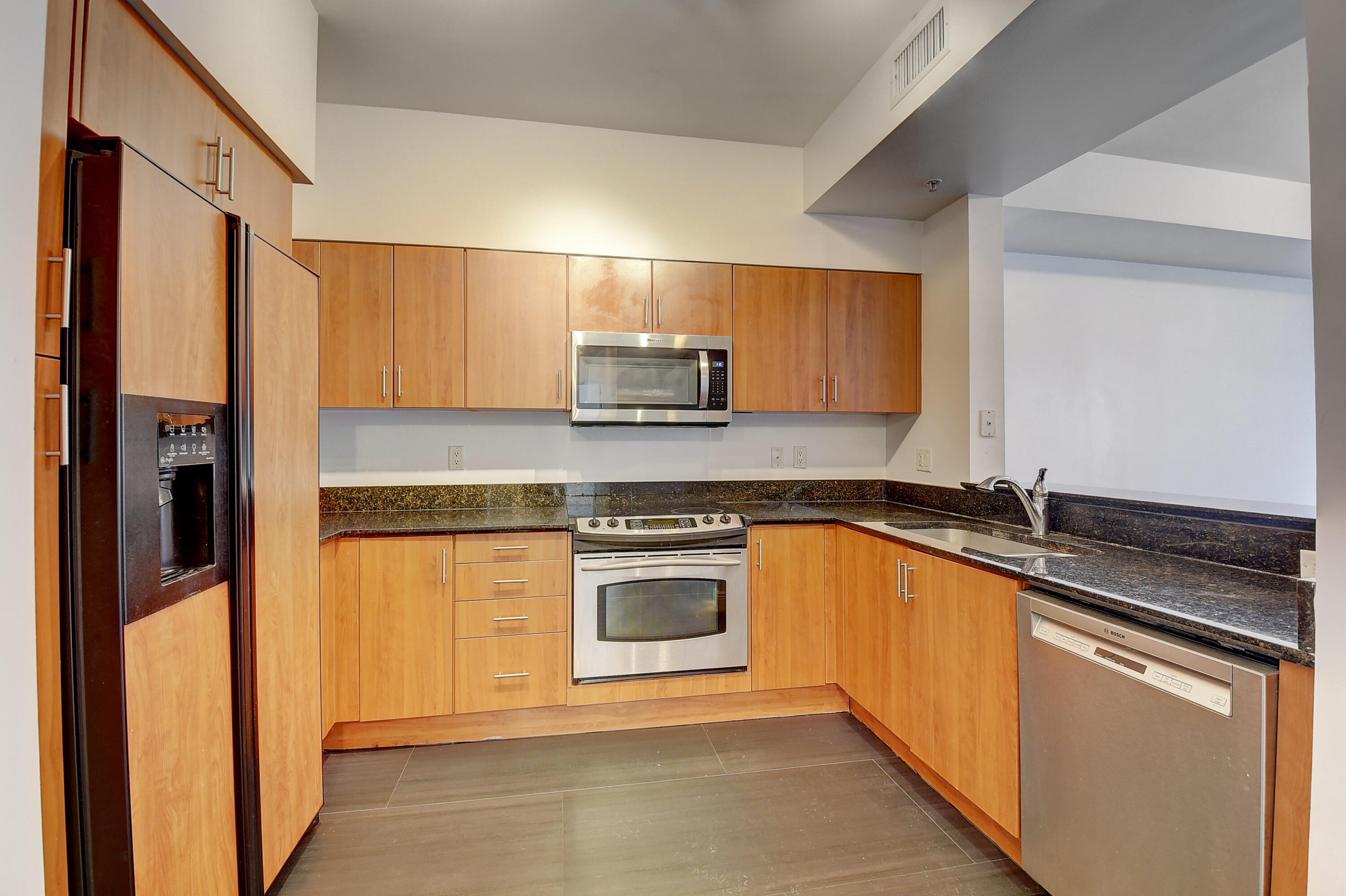 233 South Federal Highway, Unit 508 Boca Raton, FL 33432 - Photo 27 of 60 Kitchen