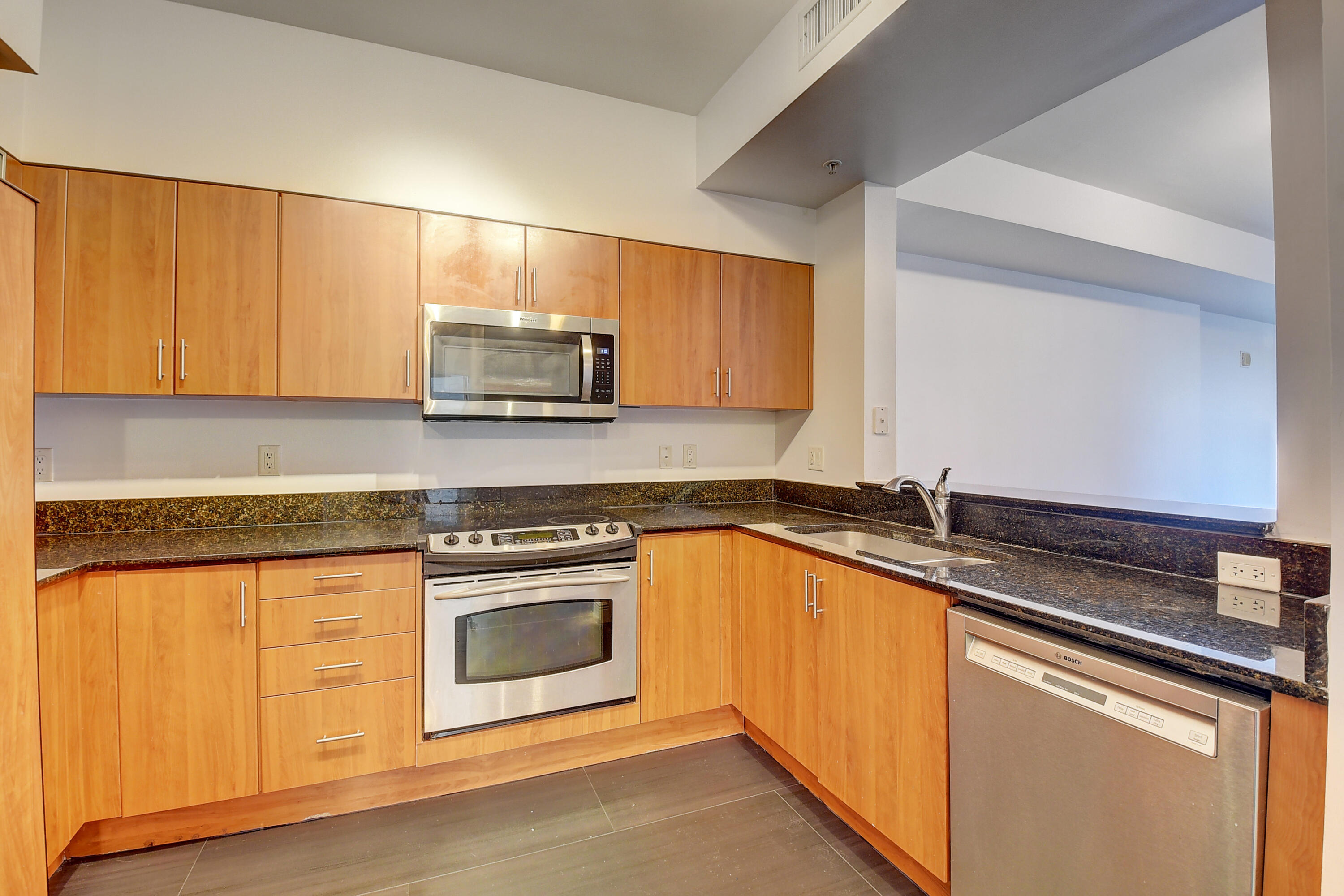 233 South Federal Highway, Unit 508 Boca Raton, FL 33432 - Photo 29 of 60 Kitchen 2