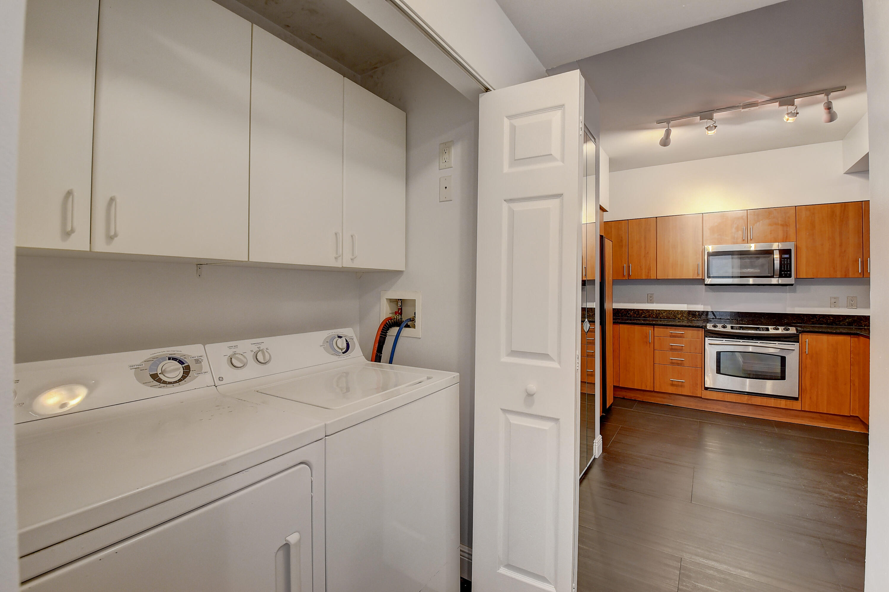233 South Federal Highway, Unit 508 Boca Raton, FL 33432 - Photo 30 of 60 Laundry Room