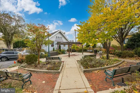 $1,050,000 | 3810 Dresden Street, Kensington, MD 20895