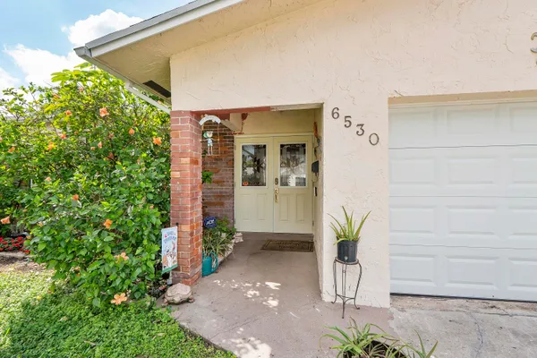 a view of a entryway front of house