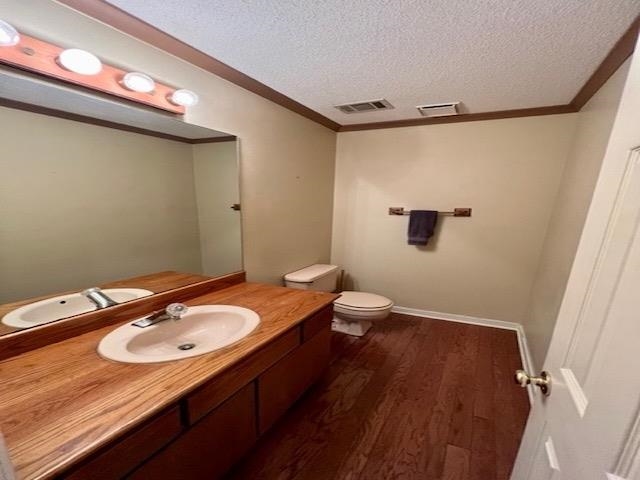 1833 Allenby Green, Unit 1833 Germantown, TN 38139 - Photo 6 of 18 a bathroom with a sink and mirror