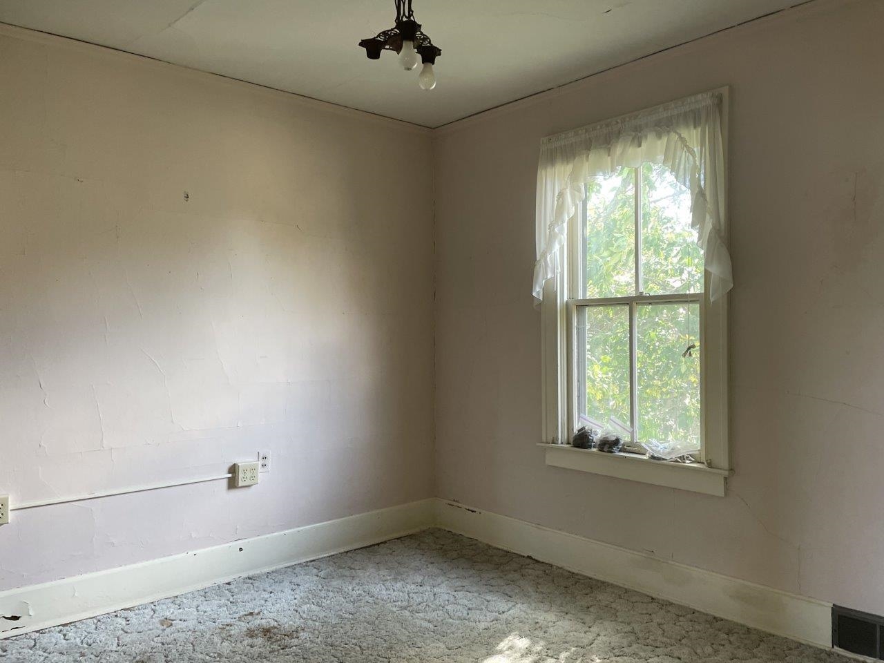 324 South 4th Avenue East Ely, MN 55731 - Photo 27 of 40 2nd Apt 10.5' x 11' Bedroom