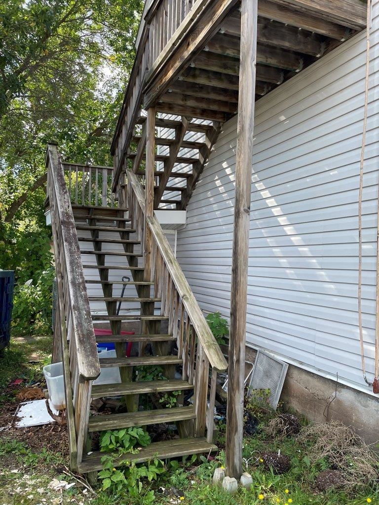 324 South 4th Avenue East Ely, MN 55731 - Photo 40 of 40 Exterior Entrance to 2nd Apt