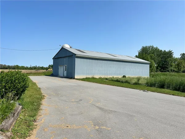 $239,900 | 14918 Lakeshore Road, Carlton, NY 14477