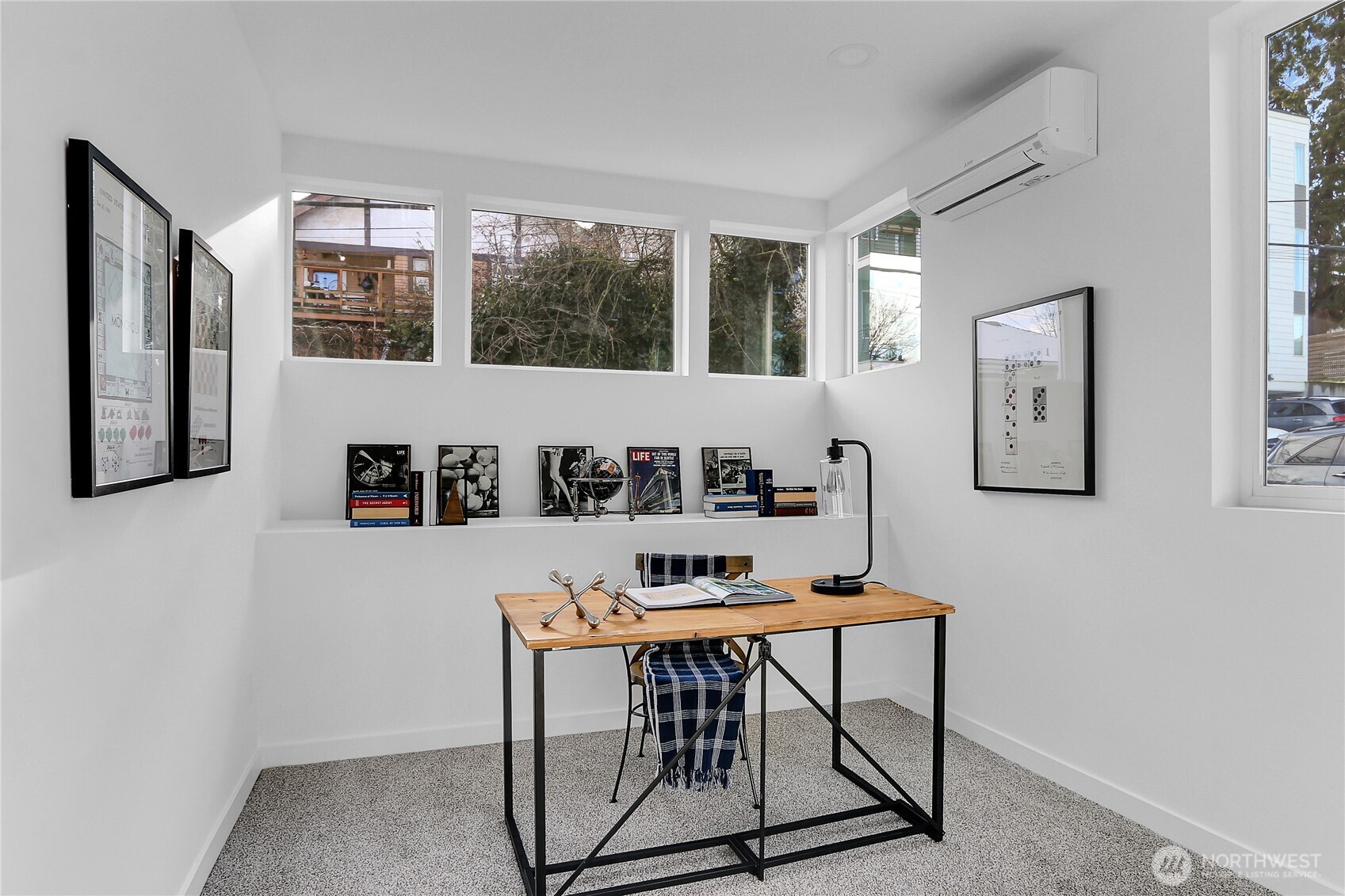 631 West Emerson Street Seattle, WA 98119 - Photo 19 of 24 a workspace with furniture and window