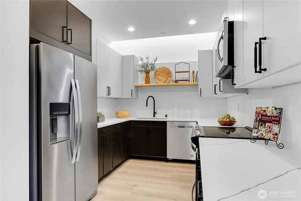 $995,000 | 631 West Emerson Street, Seattle, WA 98119