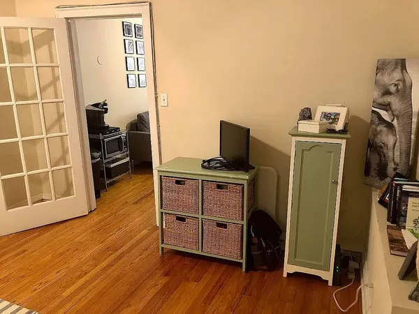 $1,300 | 3917 North Southport Avenue, Unit 1W, Chicago, IL 60613