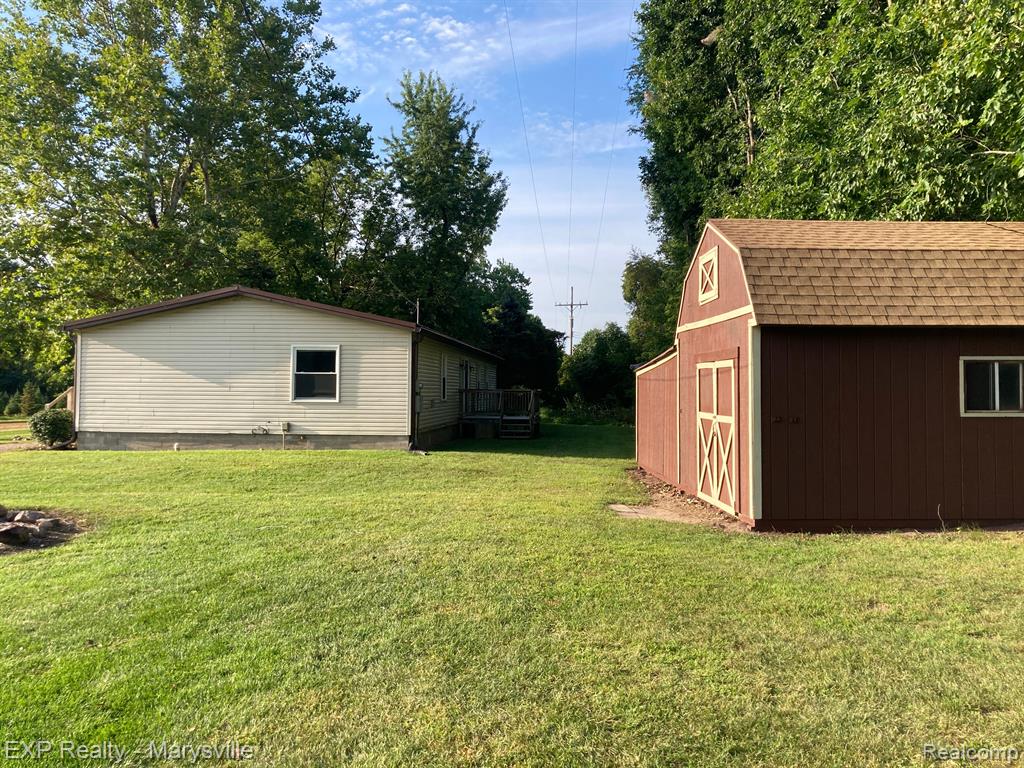 5123 Old State Road North Branch, MI 48461 - Photo 2 of 23