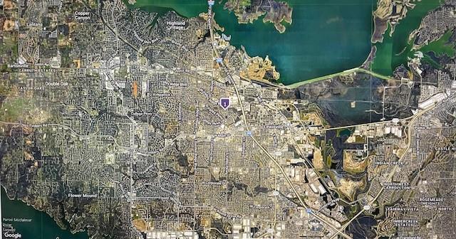 857 Summit Pointe Lewisville, TX 75077 - Photo 33 of 33 a aerial view of a house with a yard