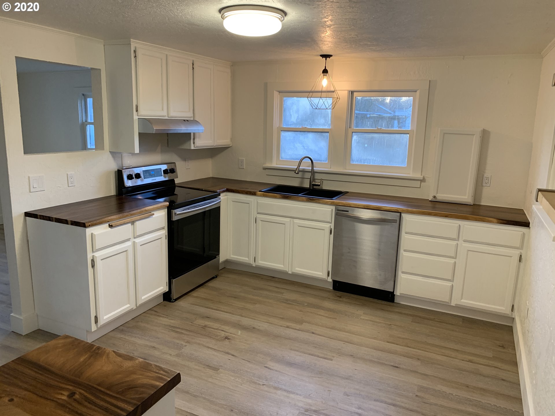 2171 Cal Young Road Eugene, OR 97401 - Photo 2 of 22 Gallery Image 2