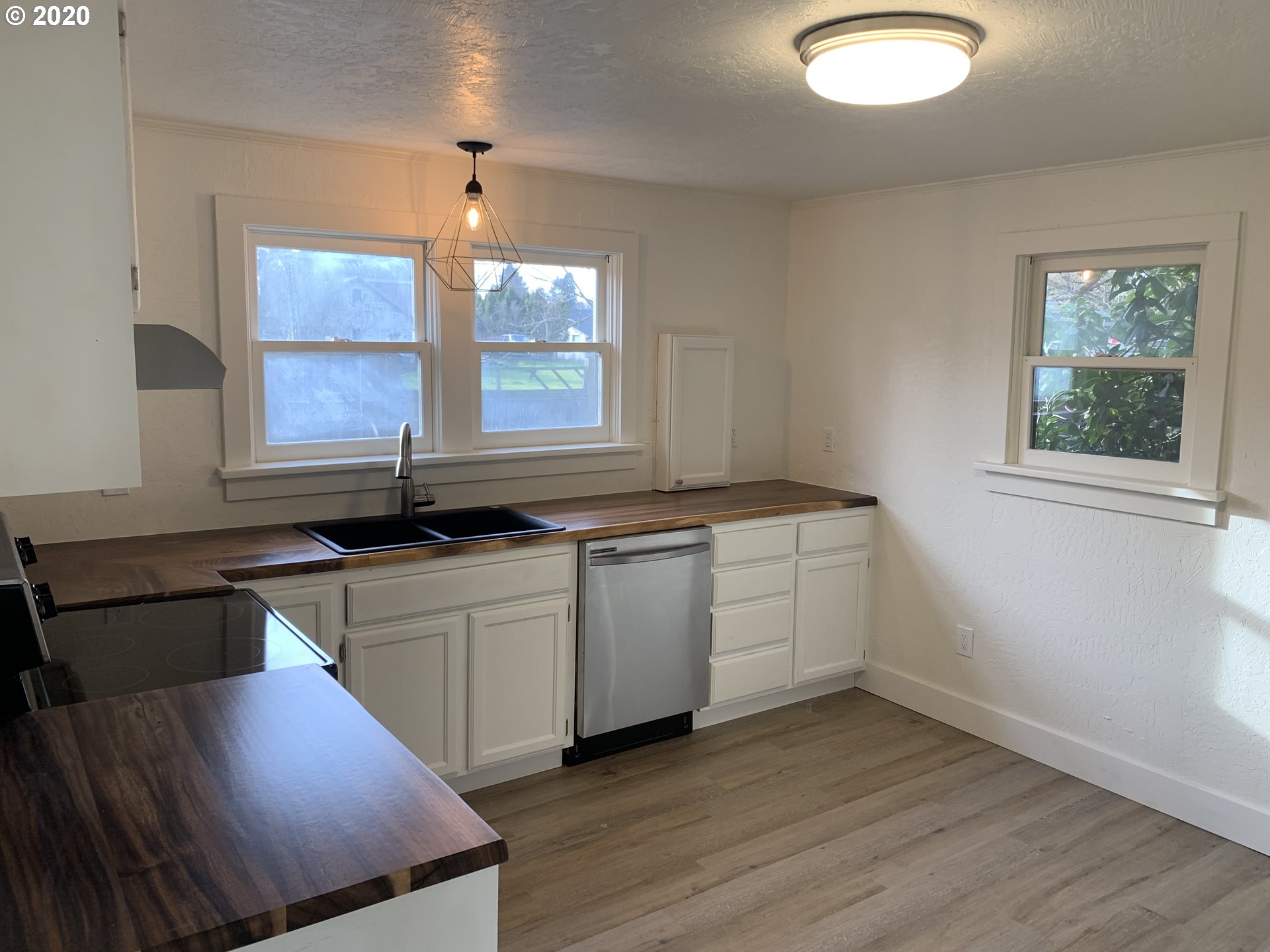 2171 Cal Young Road Eugene, OR 97401 - Photo 3 of 22 Gallery Image 3