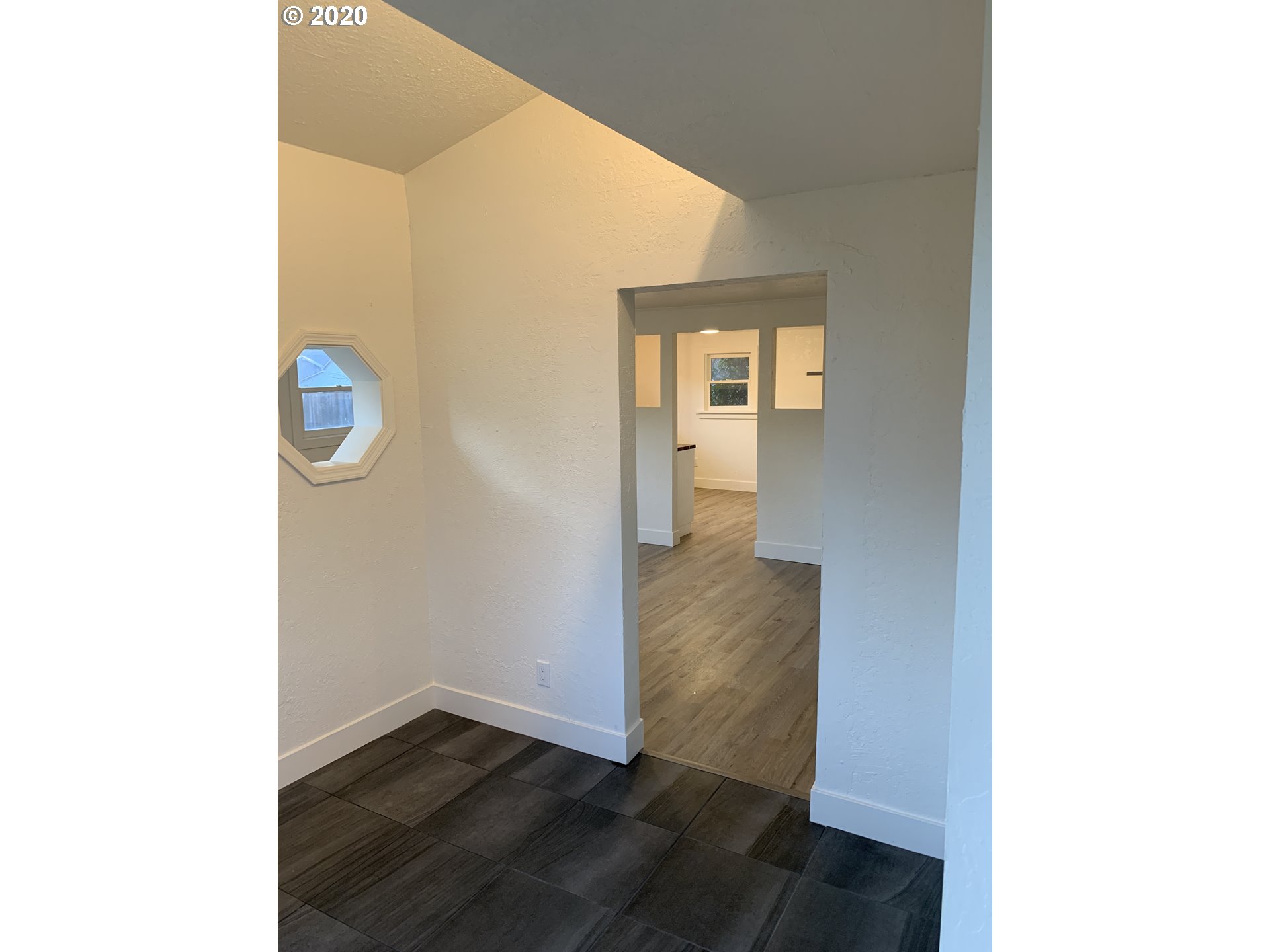 2171 Cal Young Road Eugene, OR 97401 - Photo 6 of 22 Gallery Image 6