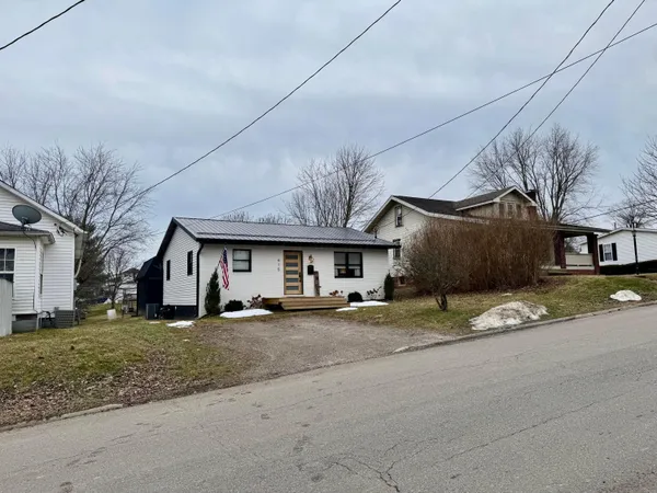 $239,900 | 615 West Brown Street, New Lexington, OH 43764