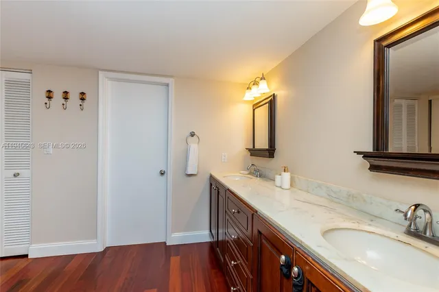 $5,500 | 199 Ocean Ln Drive, Unit 807, Key Biscayne, FL 33149