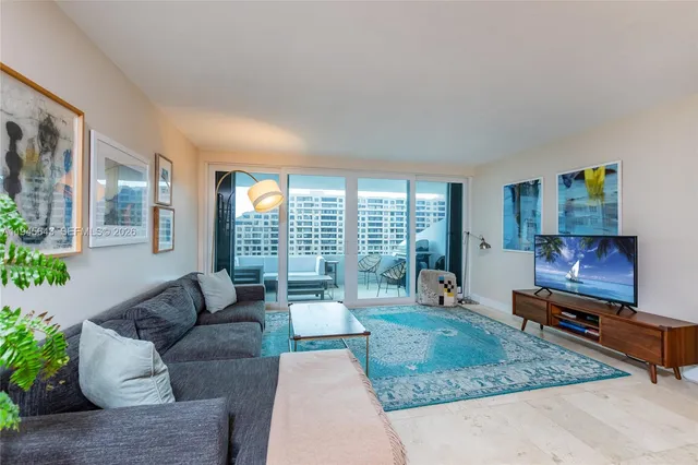 $5,500 | 199 Ocean Ln Drive, Unit 807, Key Biscayne, FL 33149