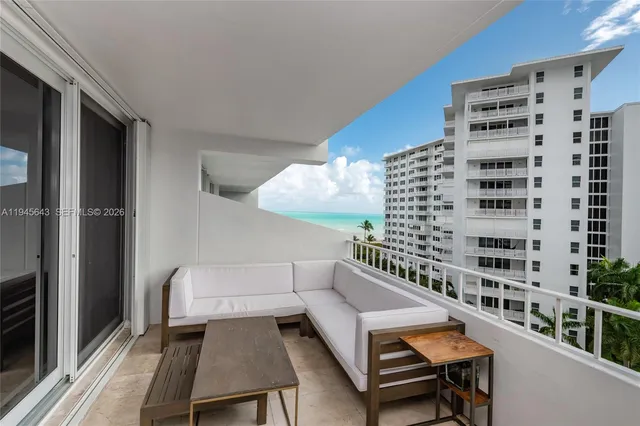 $5,500 | 199 Ocean Ln Drive, Unit 807, Key Biscayne, FL 33149